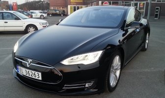 Tesla Model S (Tesla Motor Store Drammen)